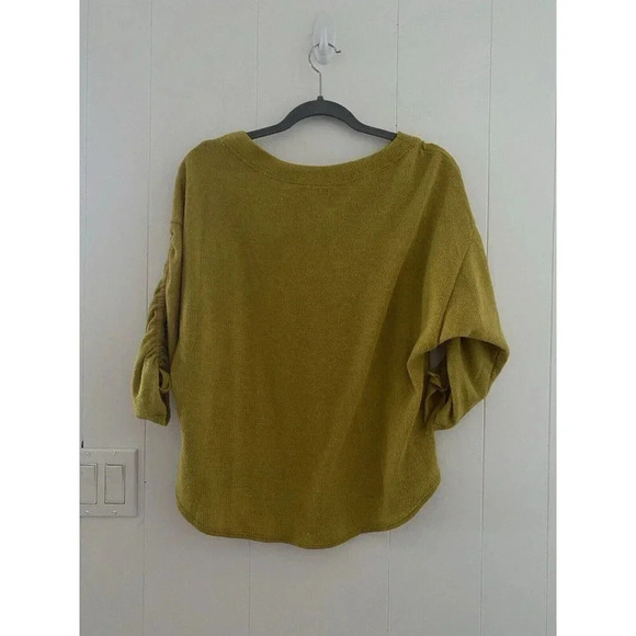 Max Studio Ruched 3/4 Sleeve Chartreuse Green Sweater Size Small - Picture 2 of 7